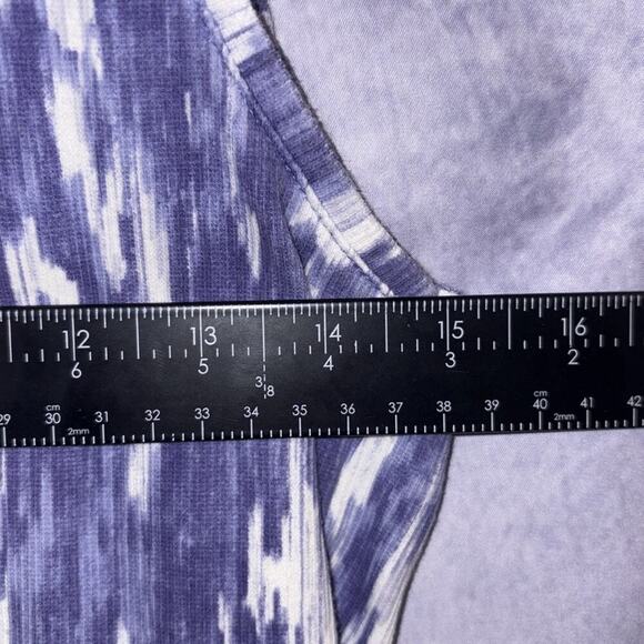 Chicos Blue and White Patterned Sleeveless Top Size 2 - Picture 3 of 6
